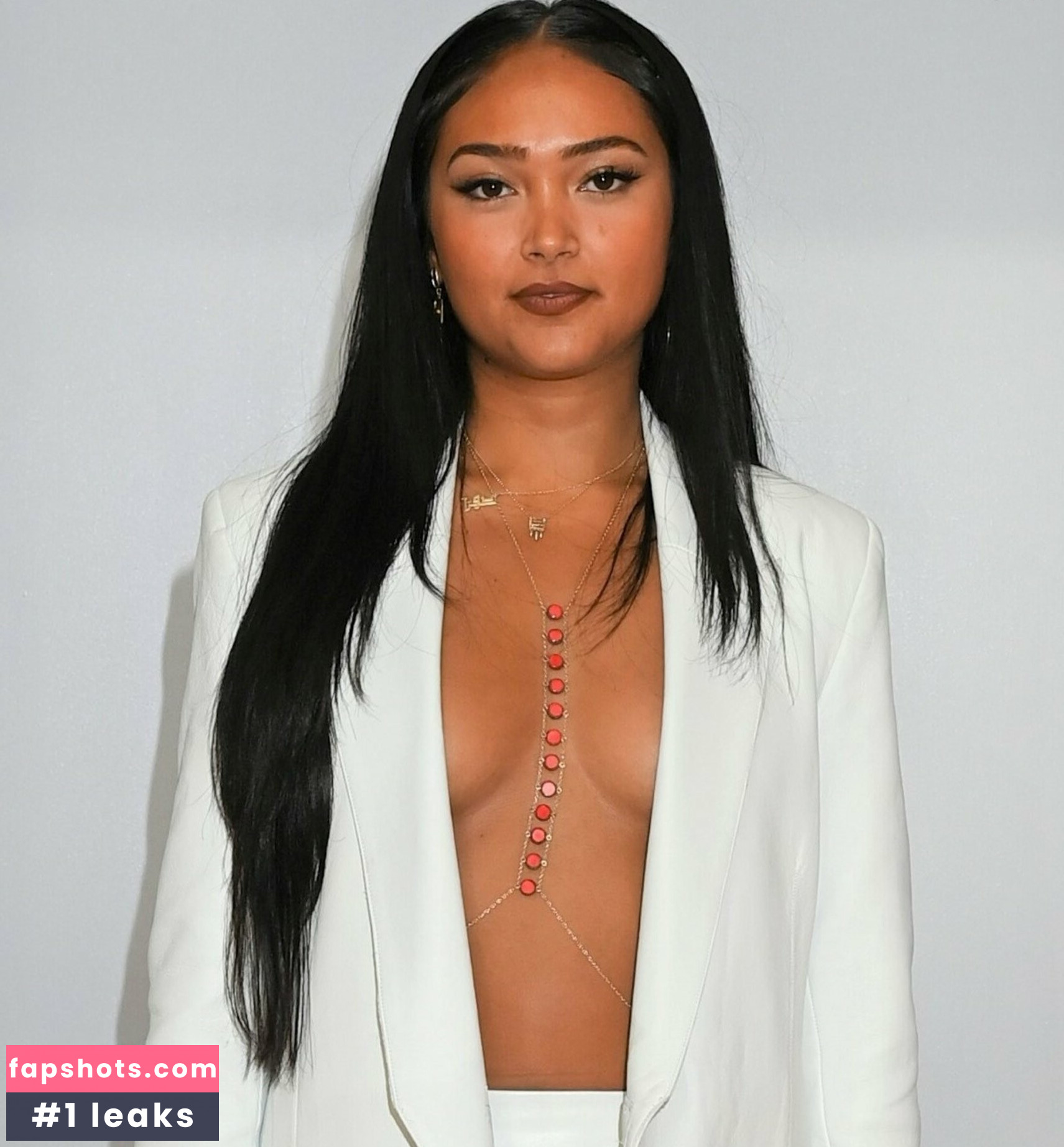 Joy Crookes gallery photo #7