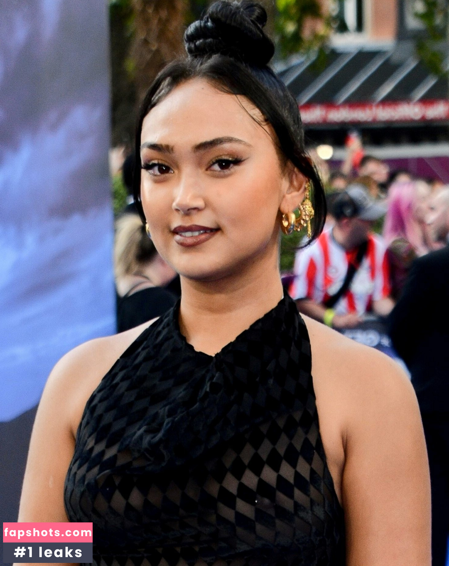 Joy Crookes gallery photo #8