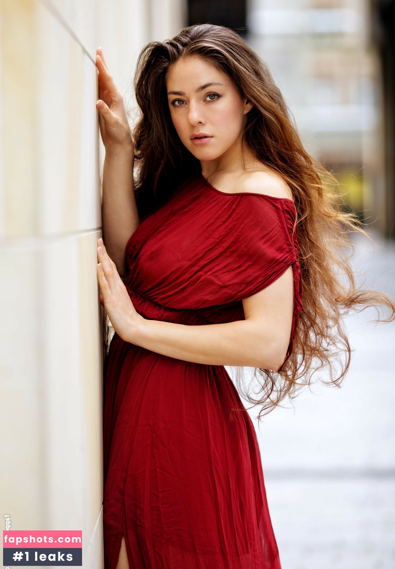 Joy Draiki gallery photo #5