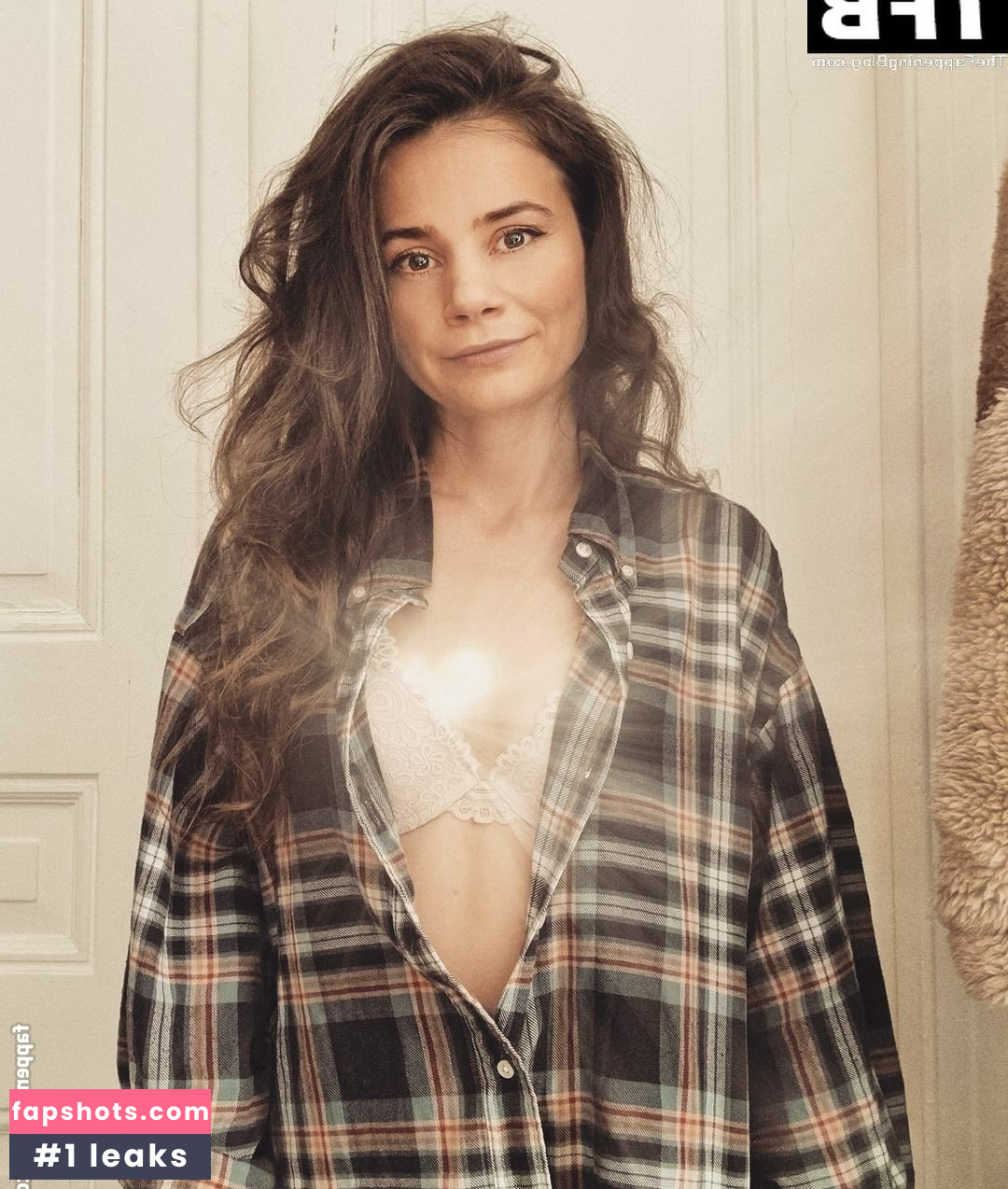 Joyce Ilg gallery photo #27