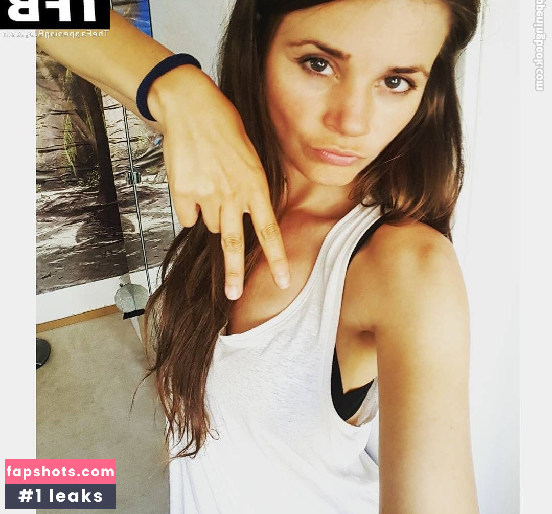 Joyce Ilg gallery photo #44