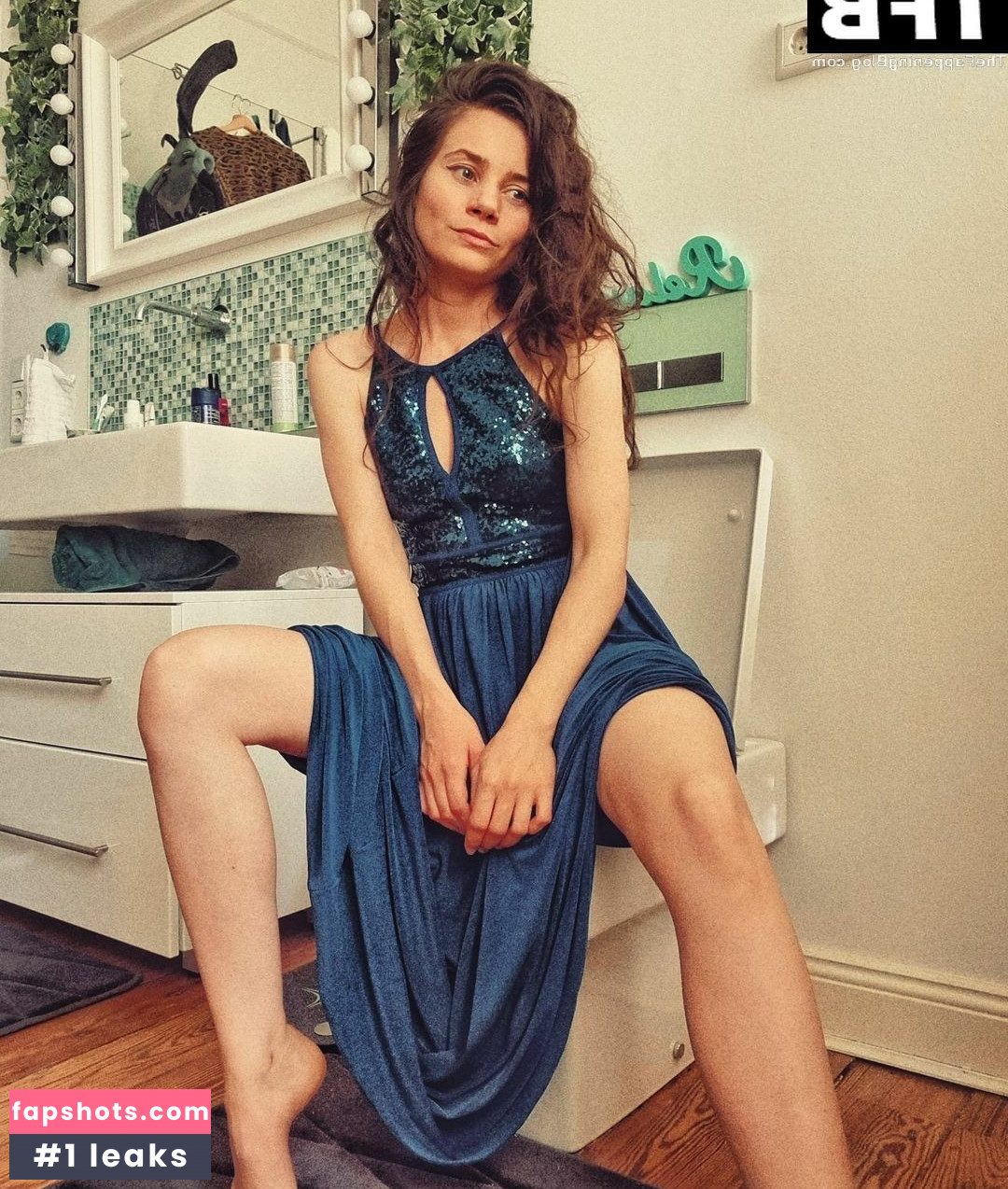 Joyce Ilg gallery photo #49