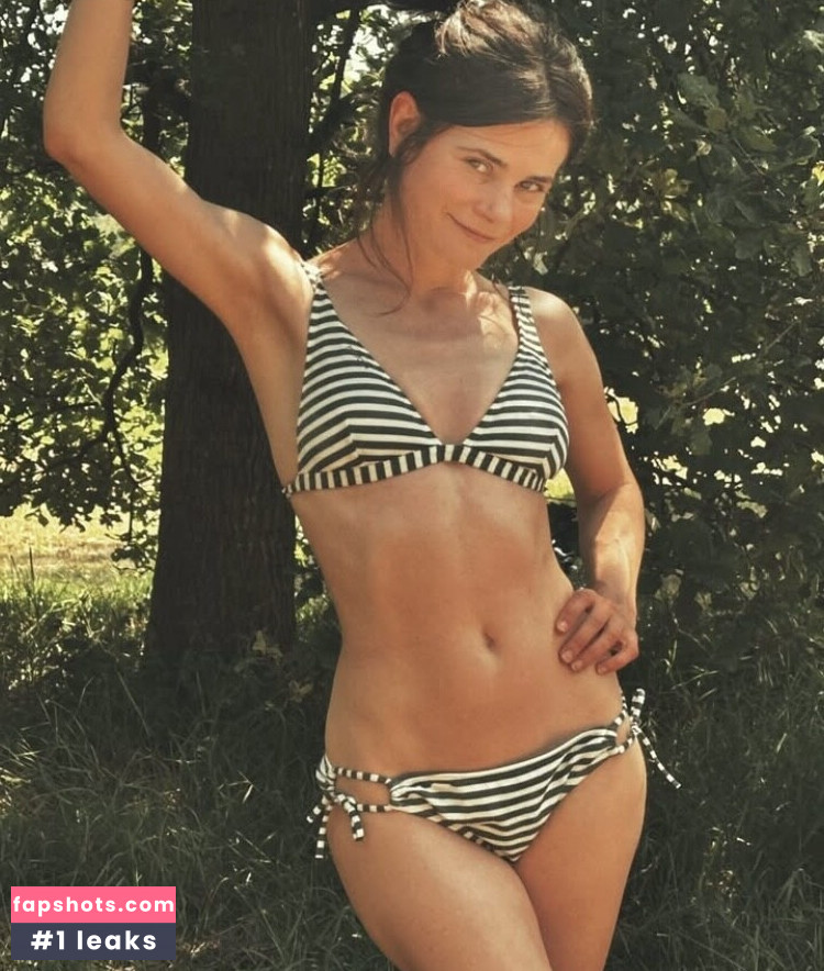 Joyce Ilg gallery photo #7