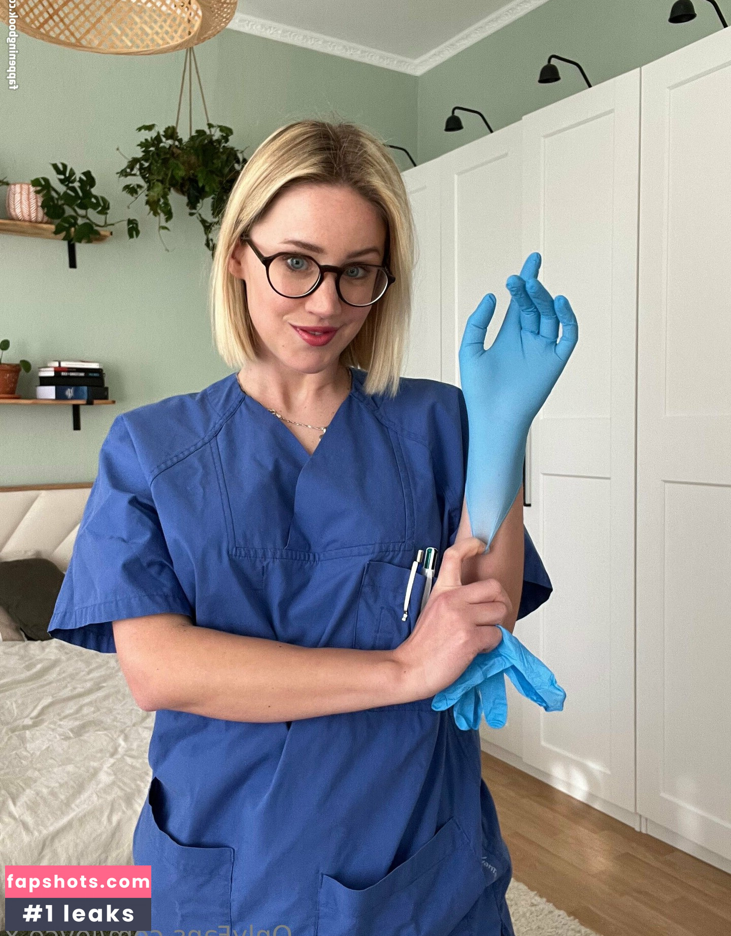 Joyce X gallery photo #18