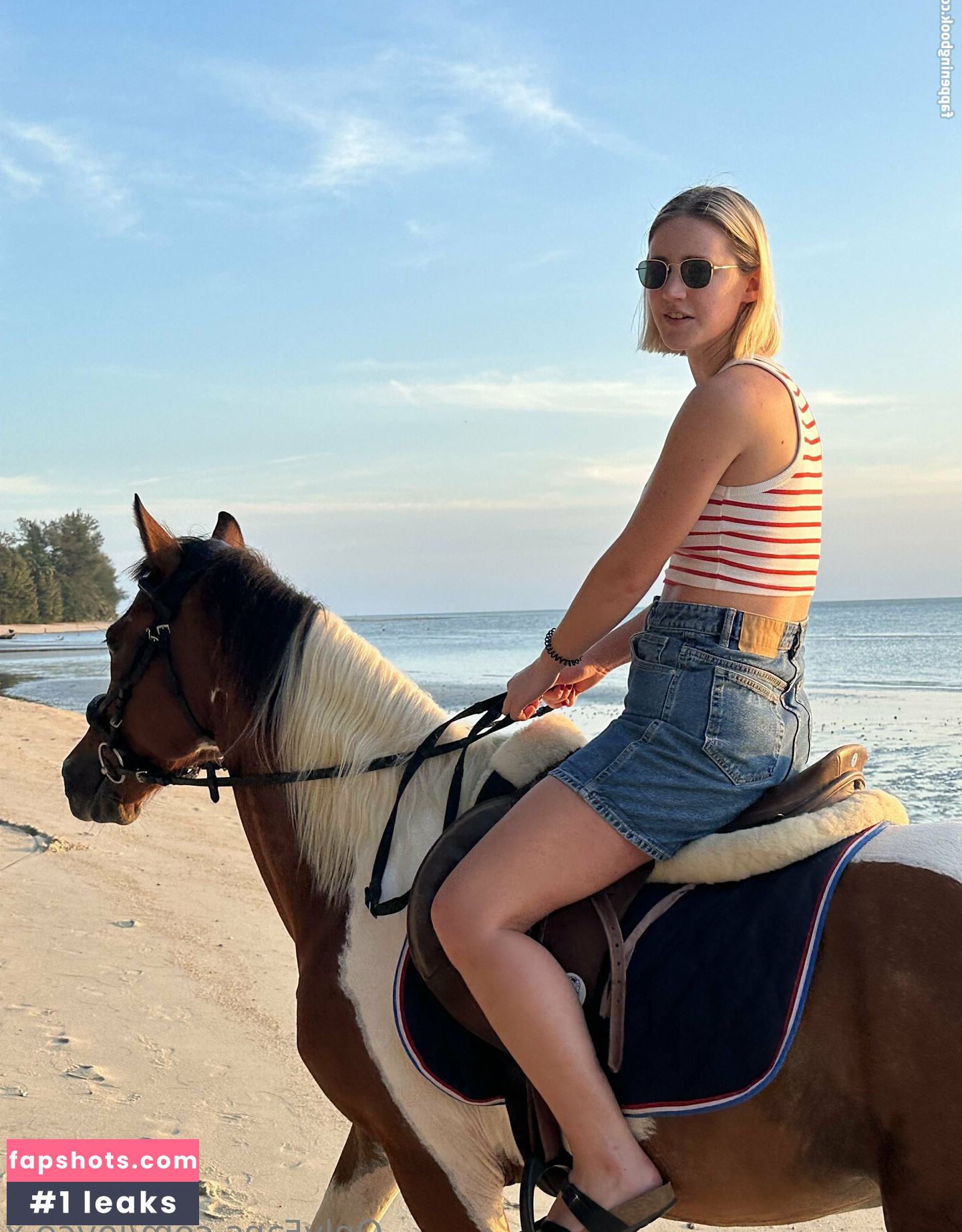 Joyce X gallery photo #35