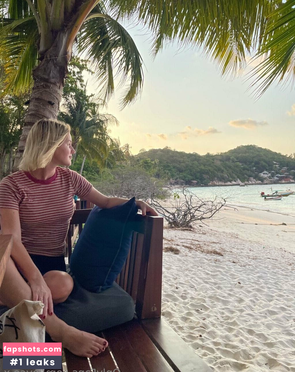 Joyce X gallery photo #37