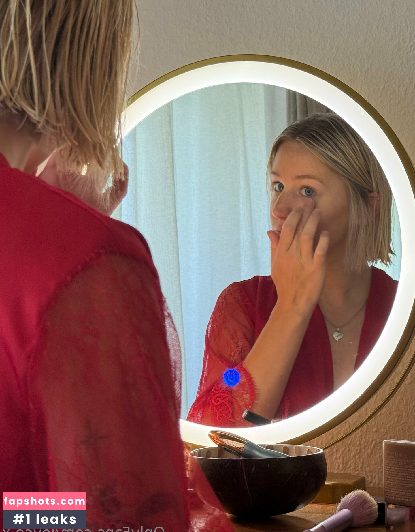 Joyce X gallery photo #5