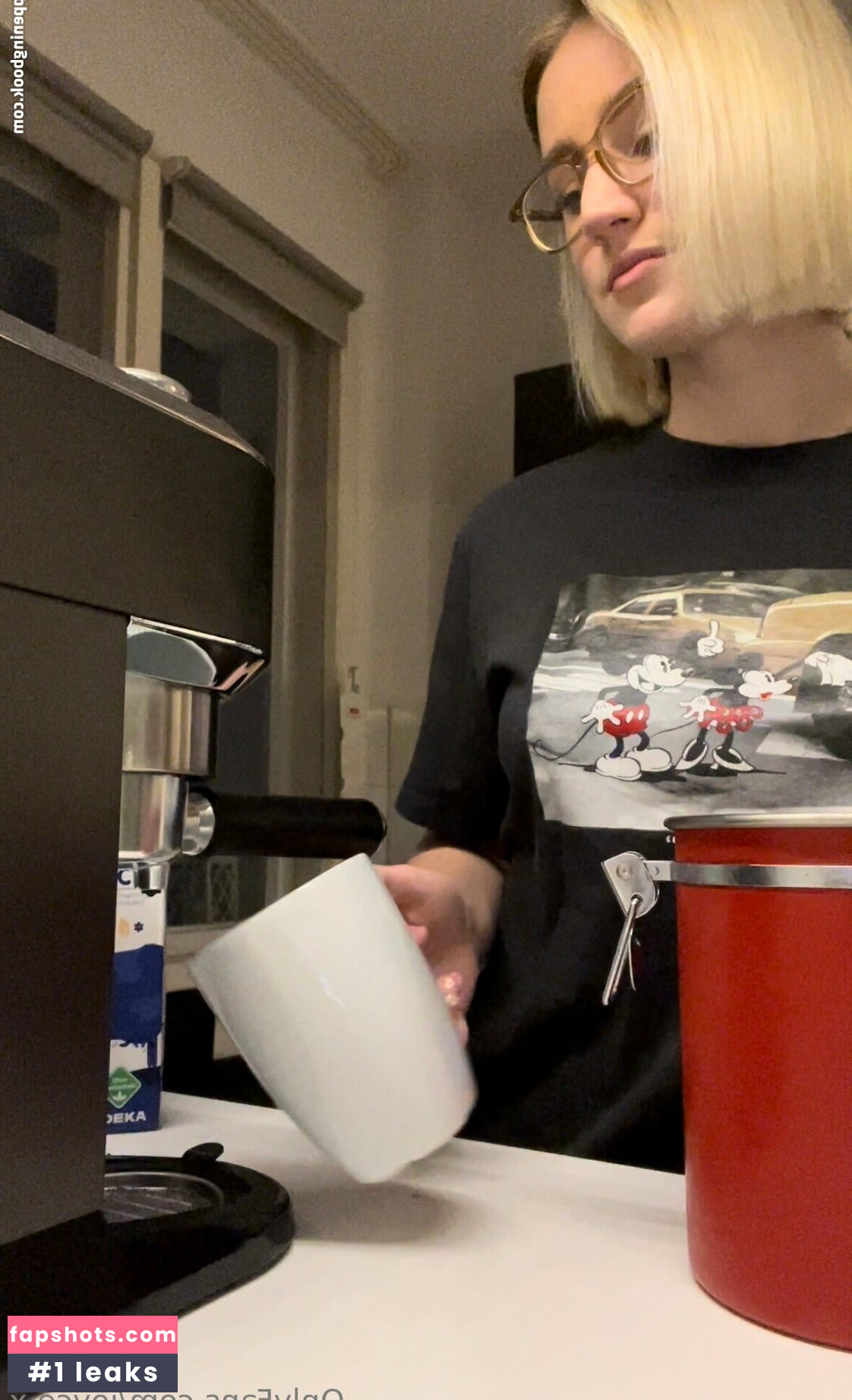 Joyce X gallery photo #44