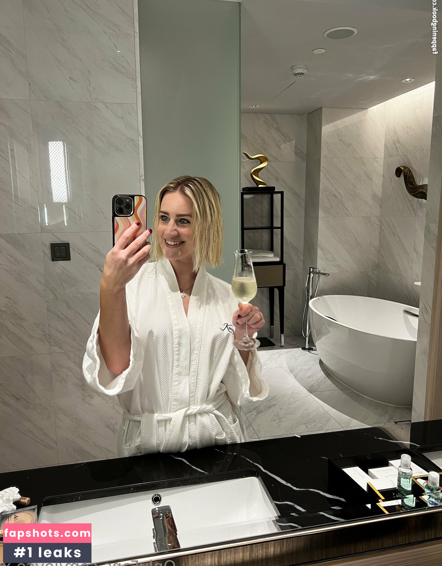 Joyce X gallery photo #47