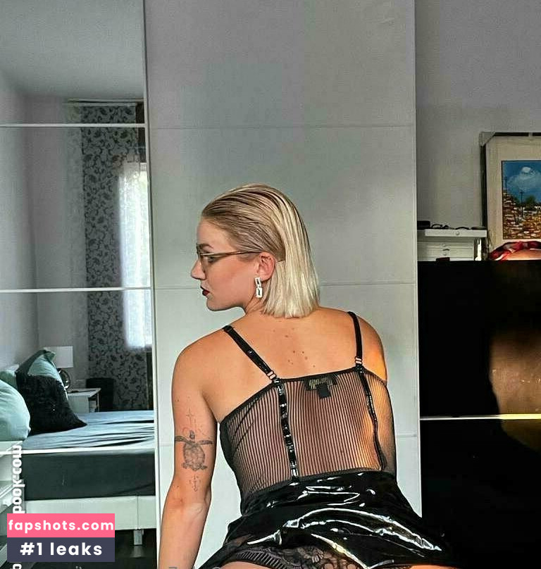 Joyce X gallery photo #66