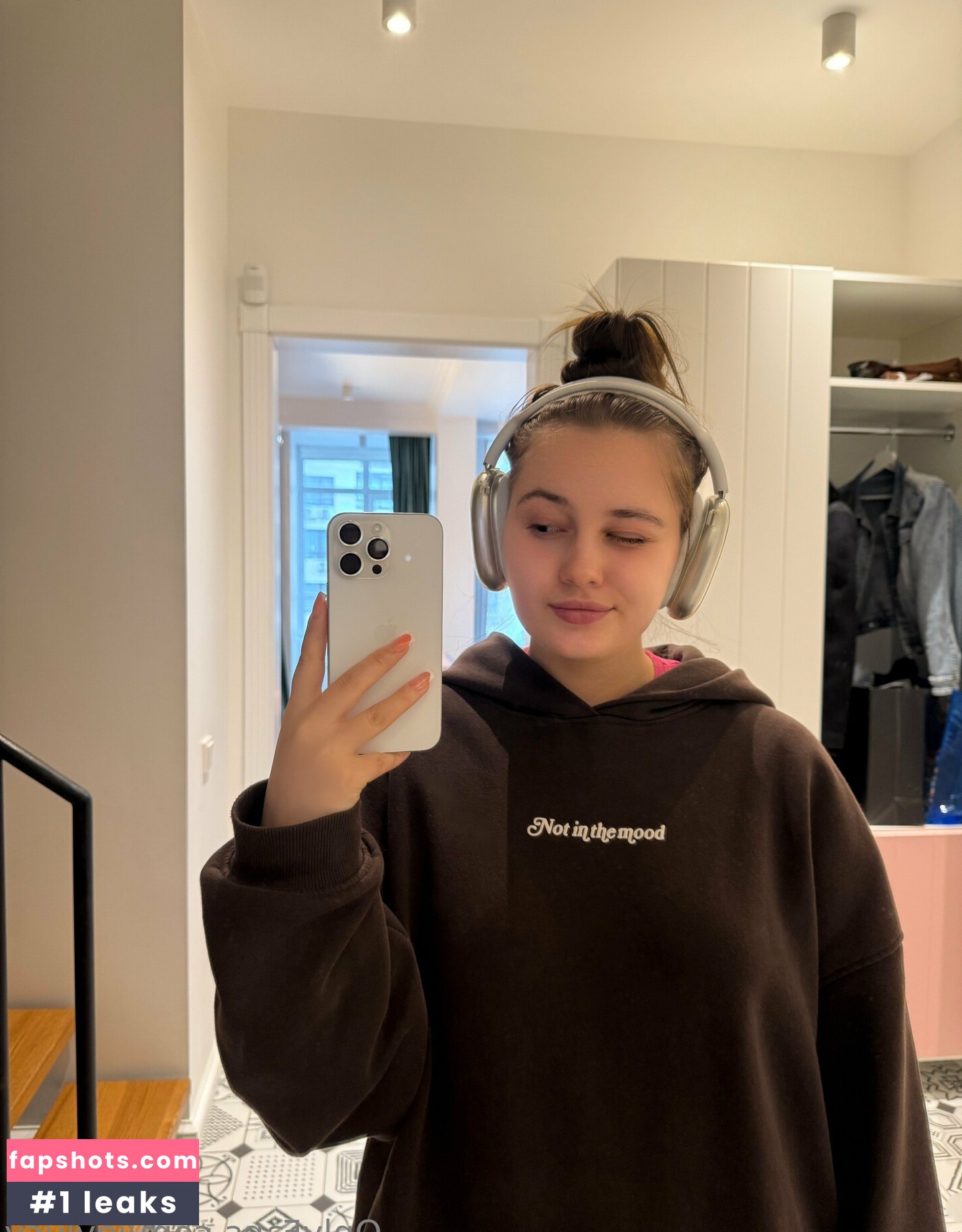 joylucy gallery photo #2