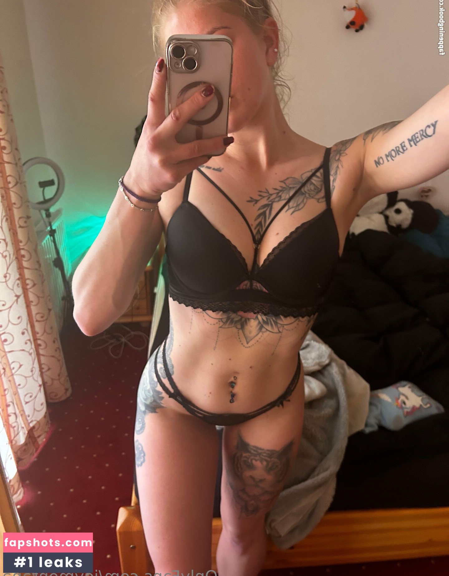 joymontana nude babe gallery