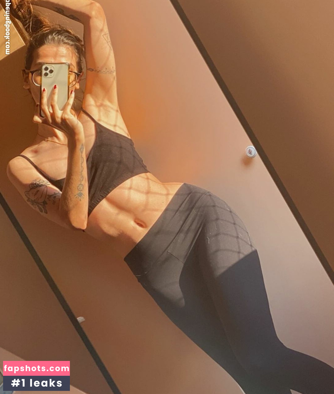 Ju Scochi nude babe gallery