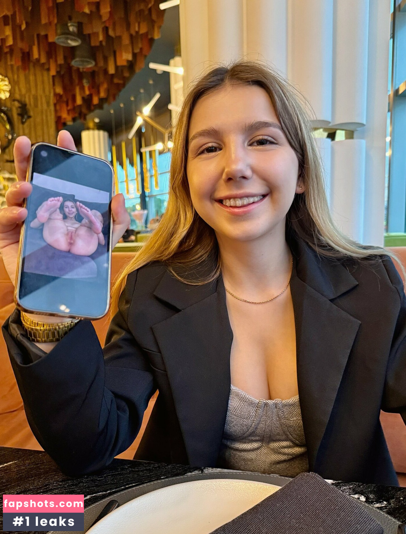 Judy Blooms gallery photo #11