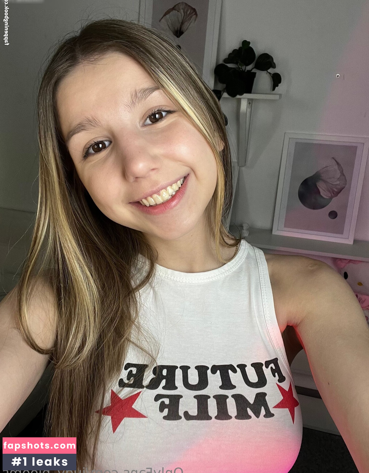 Judy Blooms gallery photo #87