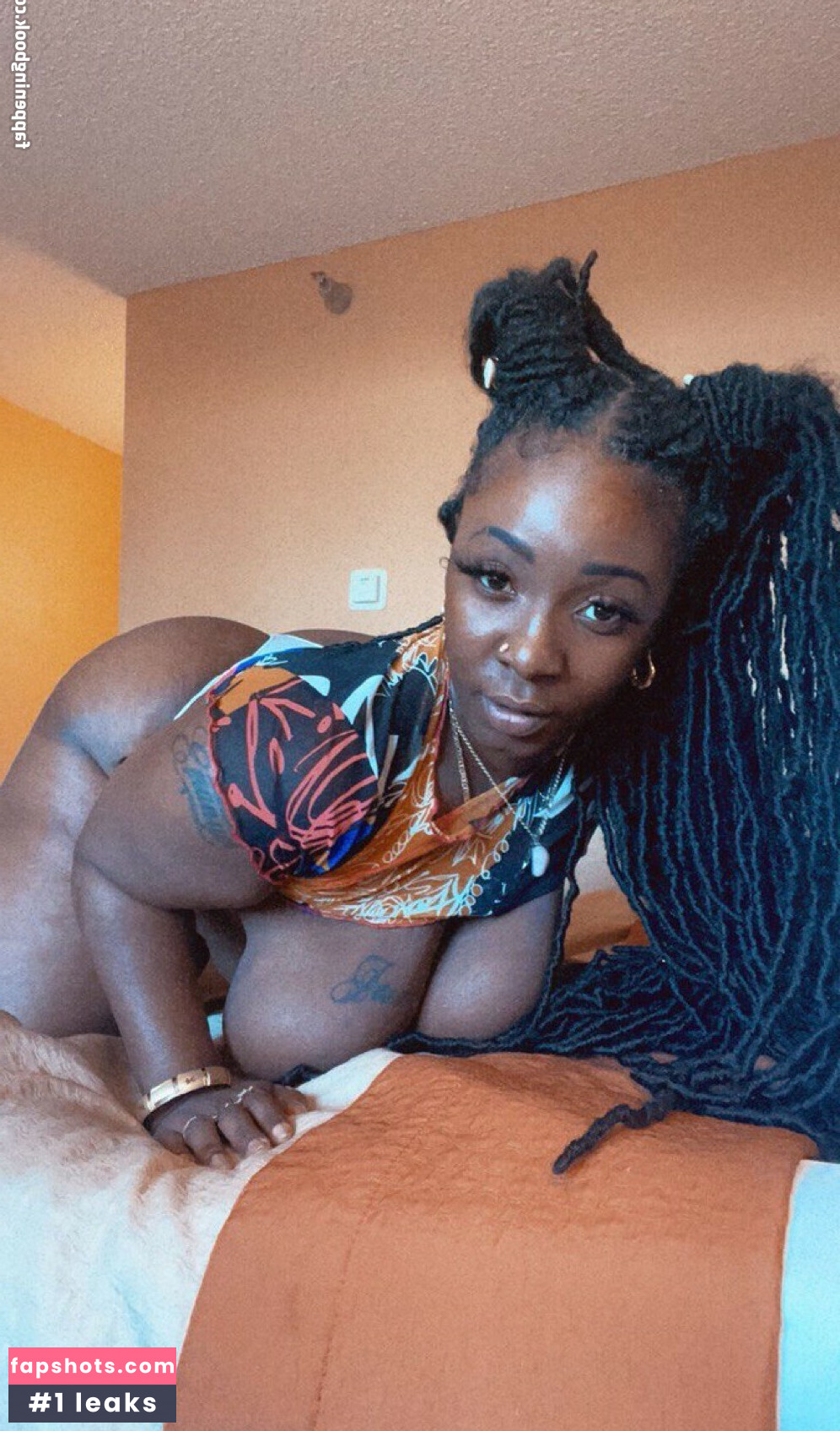 Juicy Thycc gallery photo #3