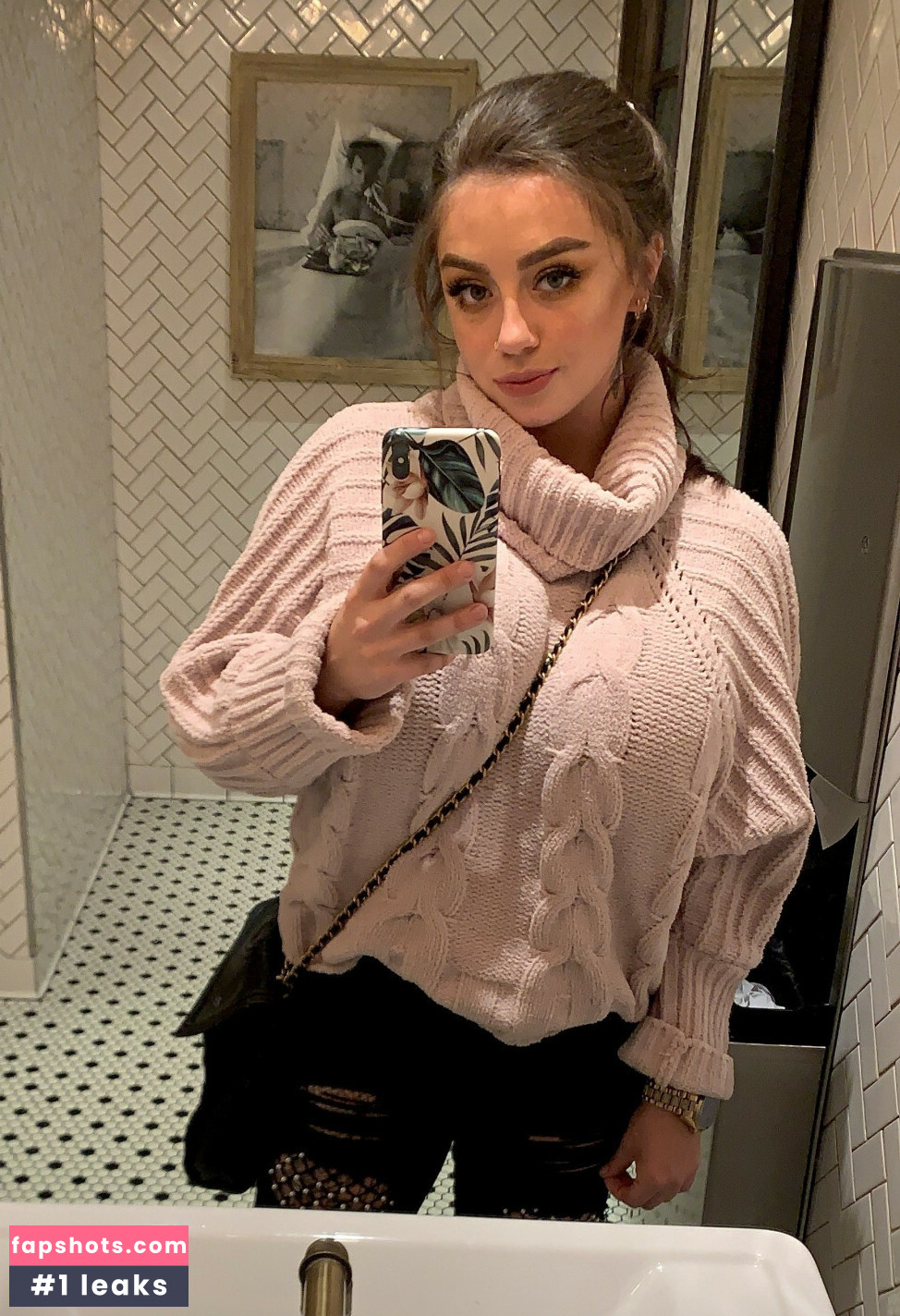 JuicyJade gallery photo #16