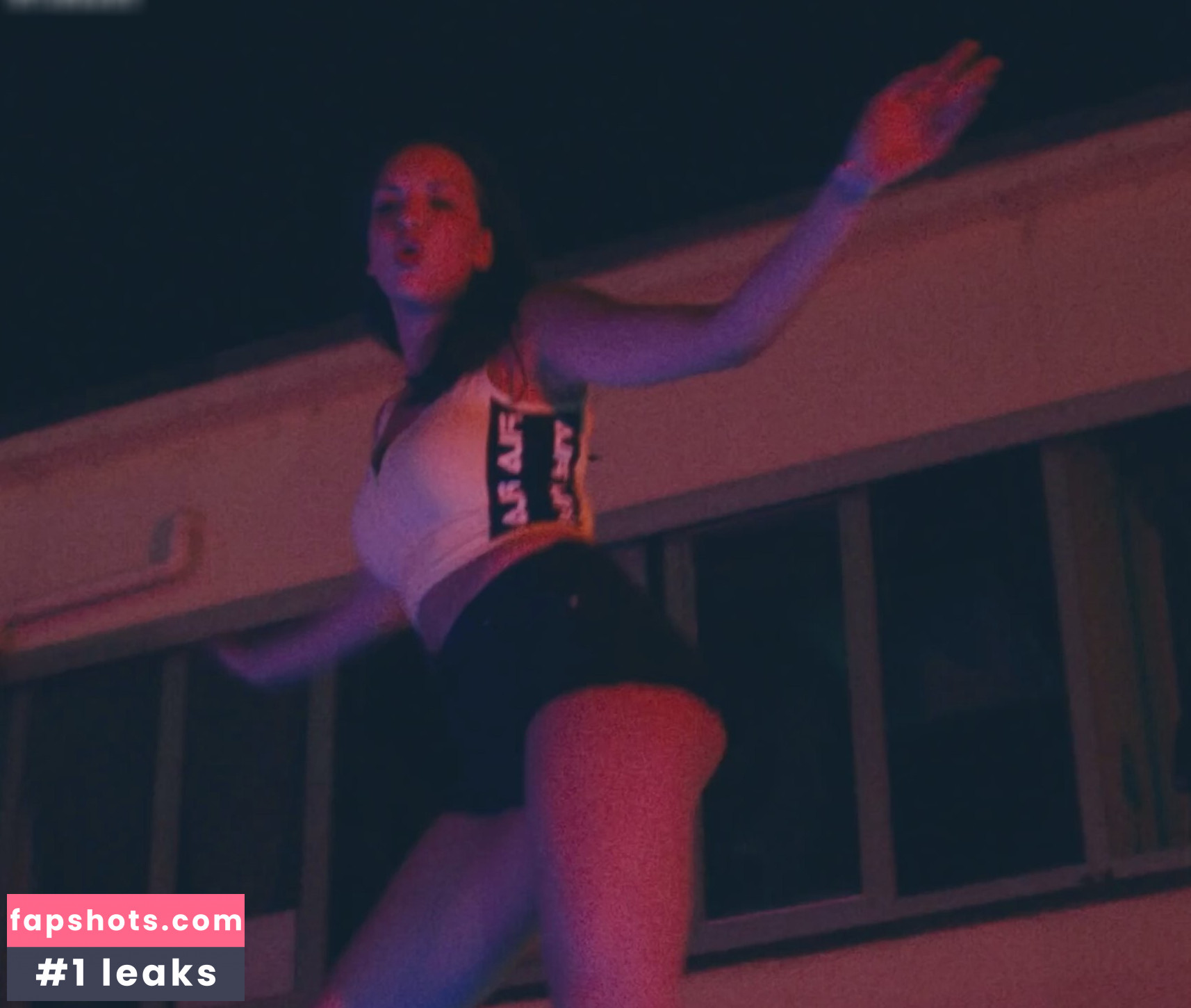 Juju44 gallery photo #14