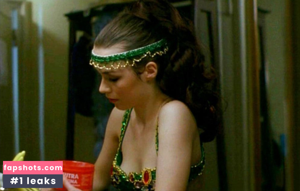 Jule Flierl gallery photo #3