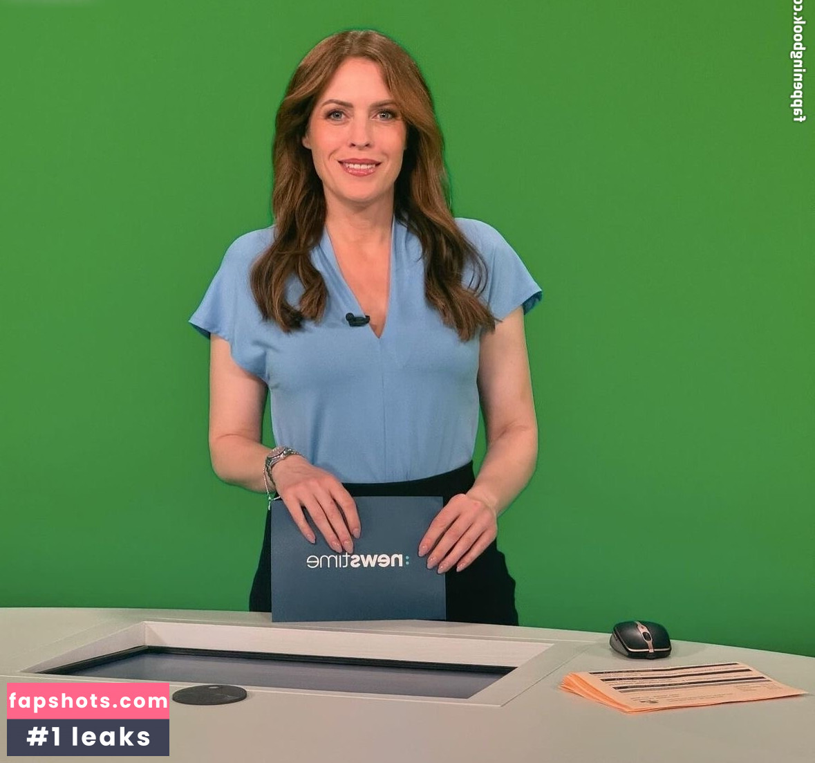 Jule Goelsdorf gallery photo #16