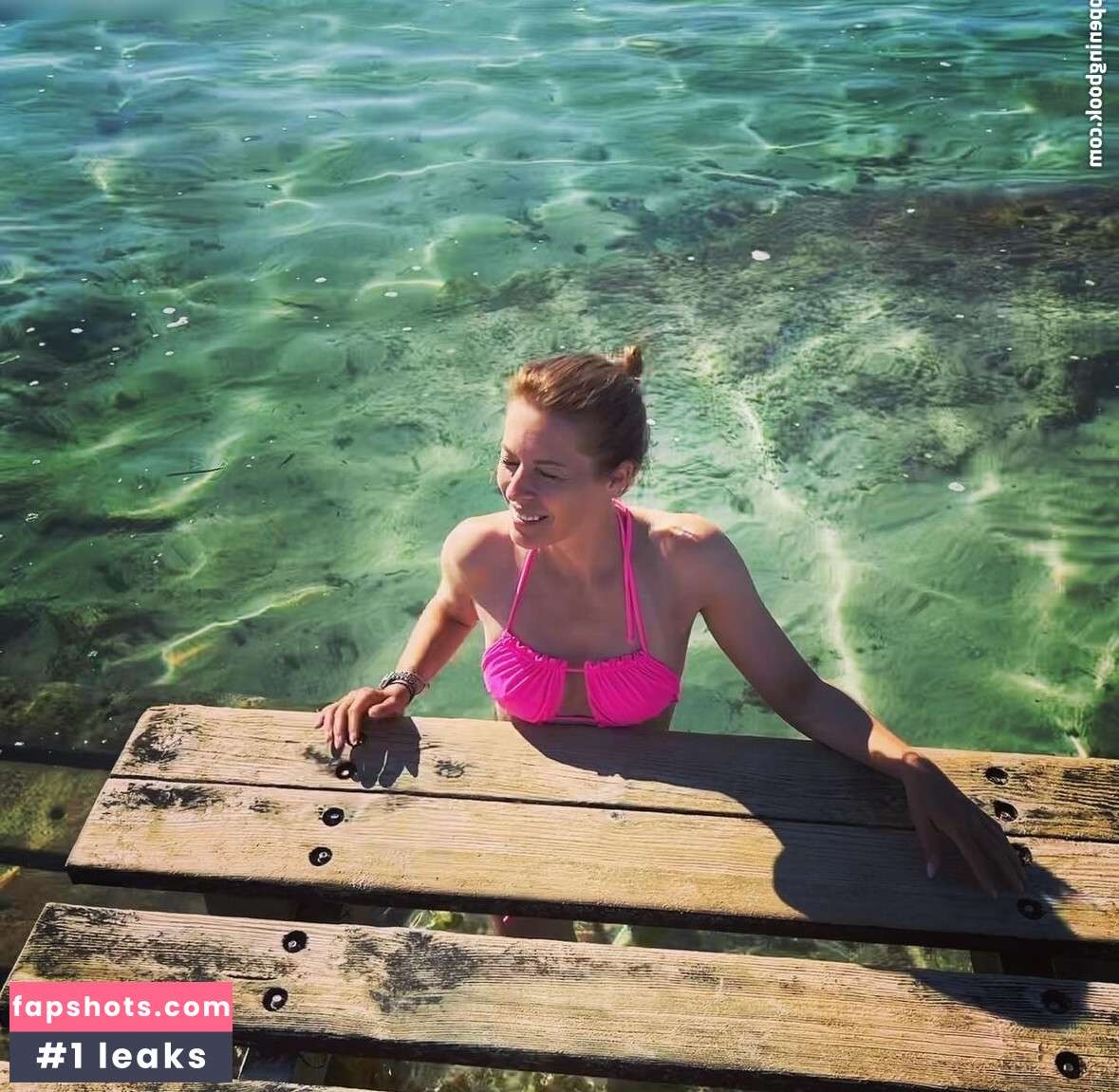 Jule Goelsdorf gallery photo #18