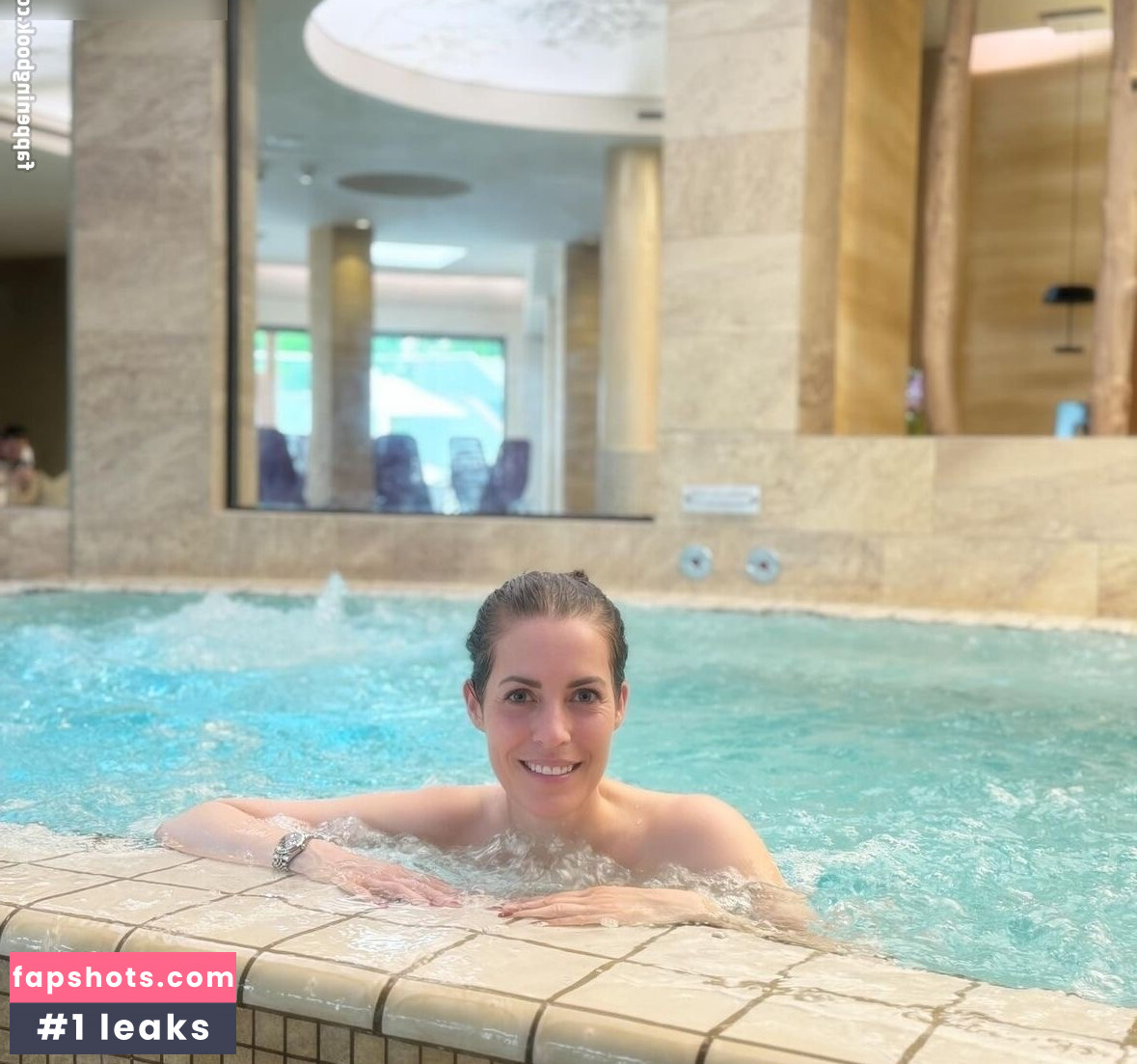 Jule Goelsdorf gallery photo #7