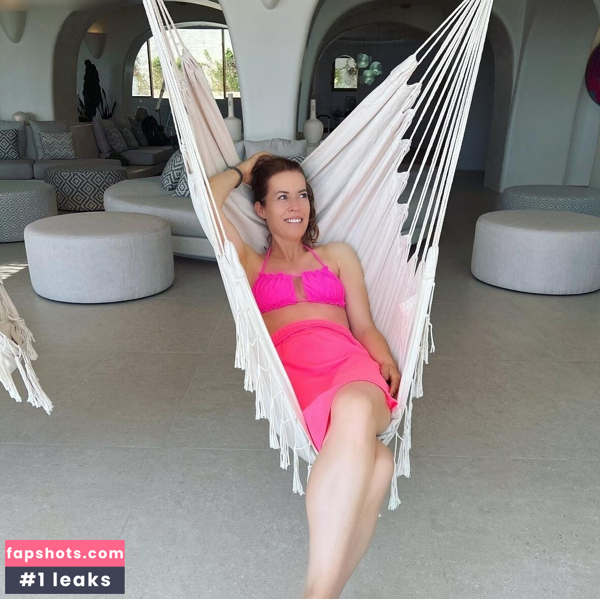 Jule Goelsdorf gallery photo #9