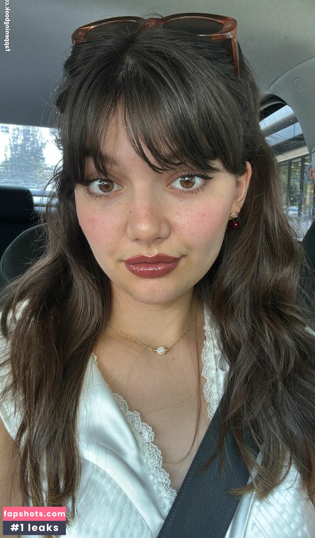 Jules ASMR gallery photo #2