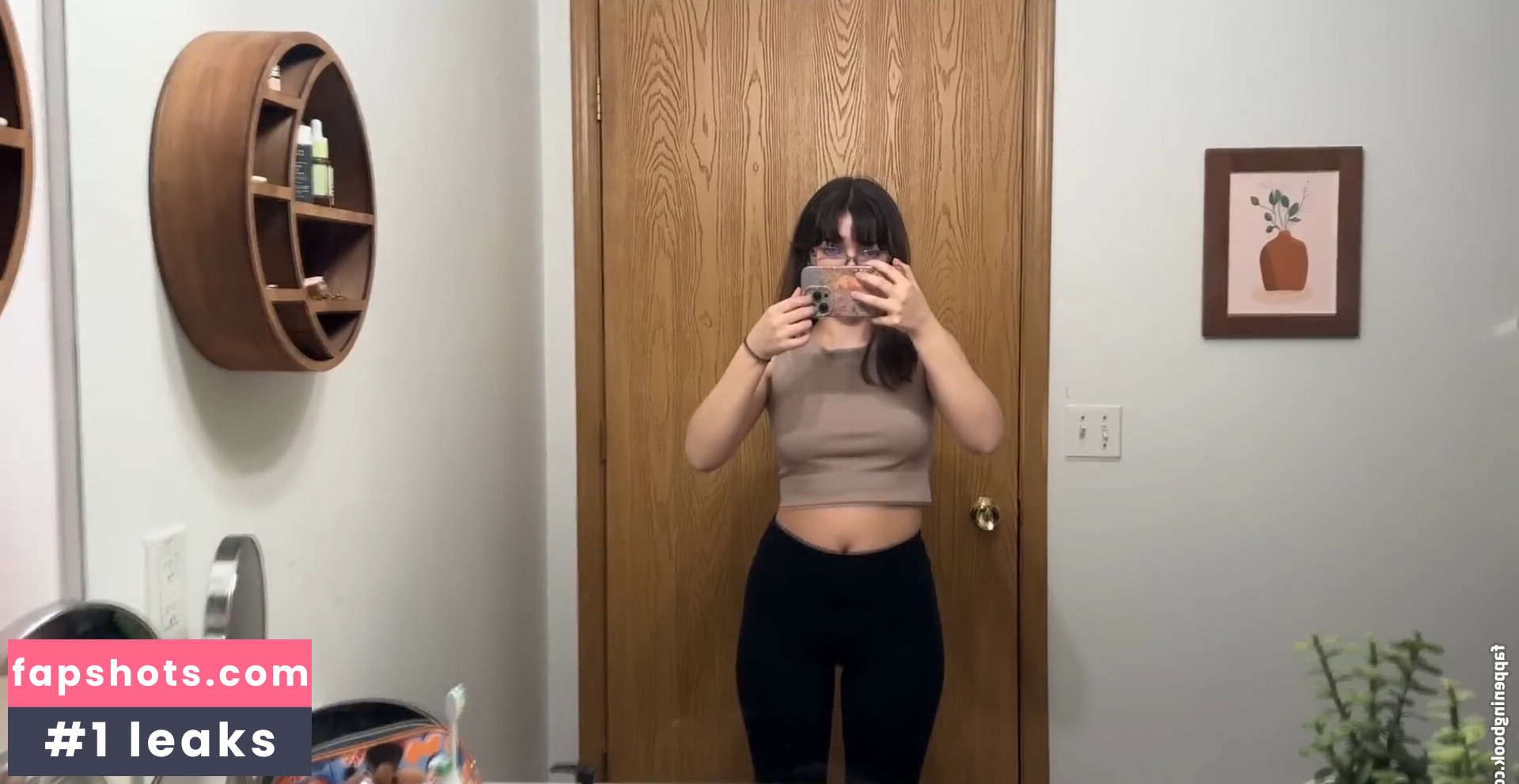 Jules ASMR gallery photo #13