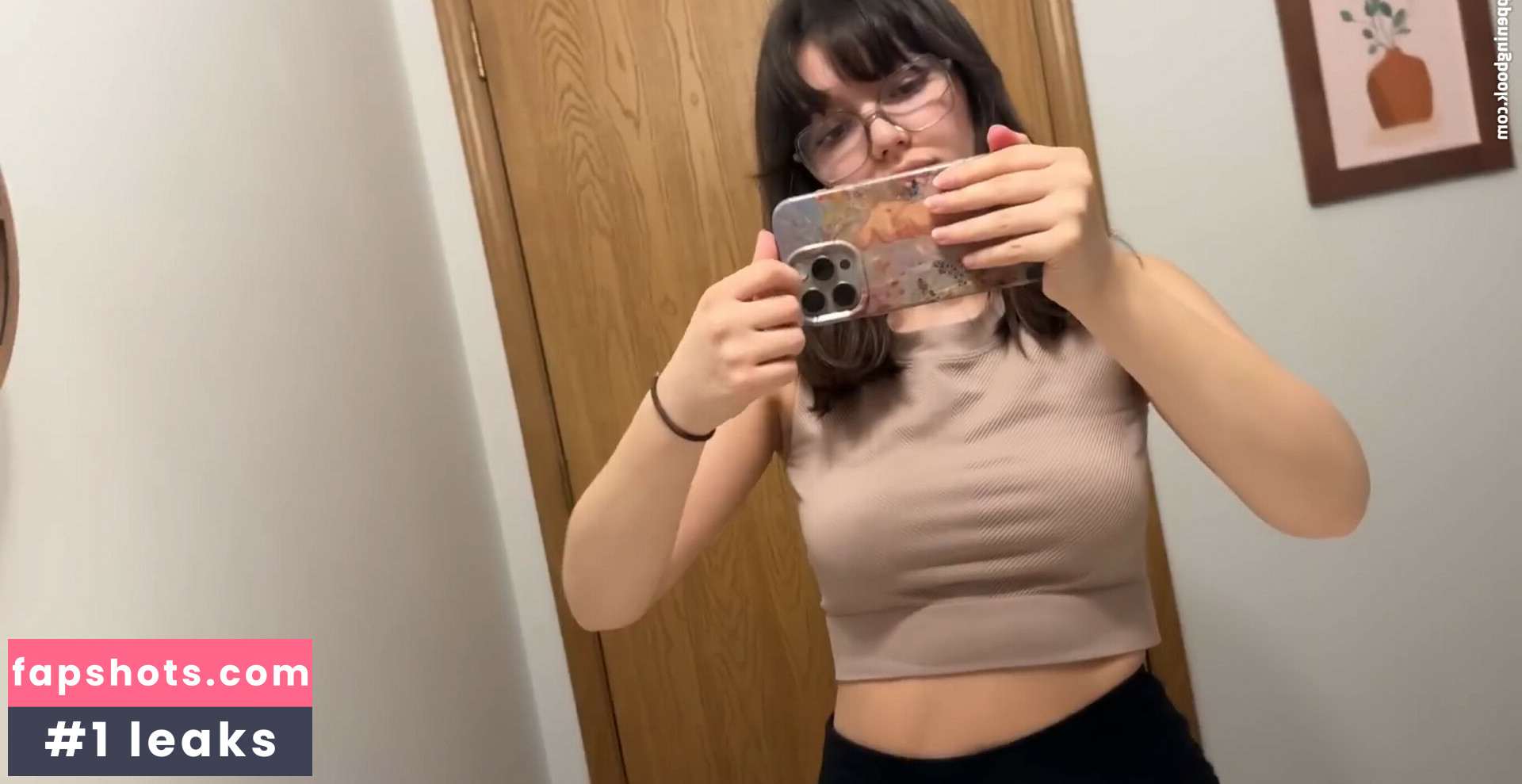 Jules ASMR gallery photo #15