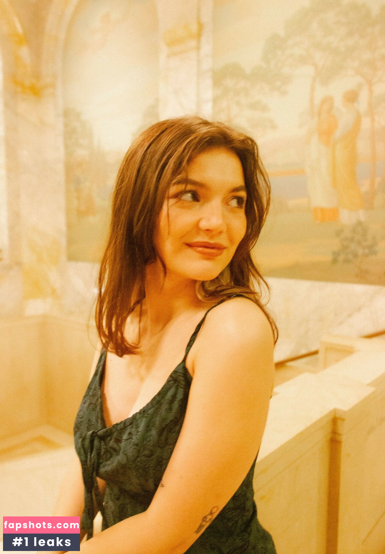 Jules ASMR gallery photo #17