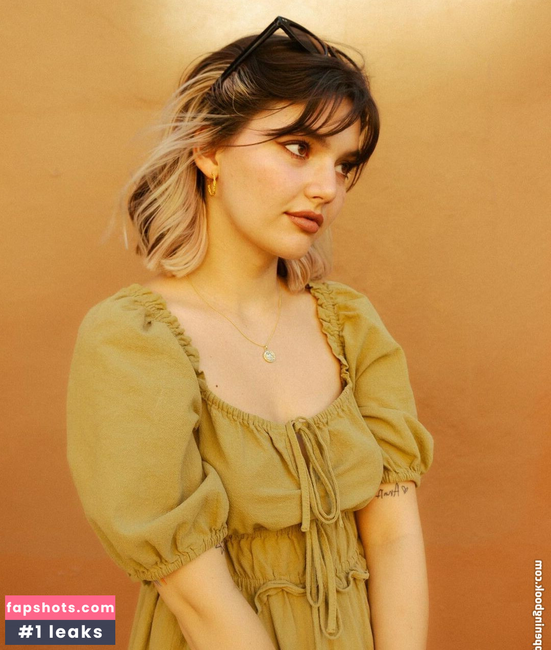 Jules ASMR gallery photo #23