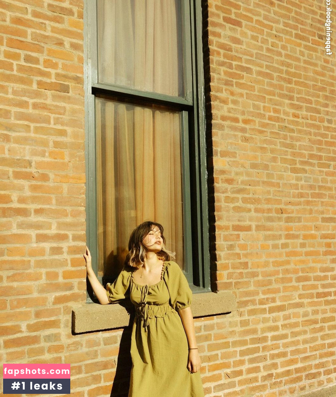 Jules ASMR gallery photo #28