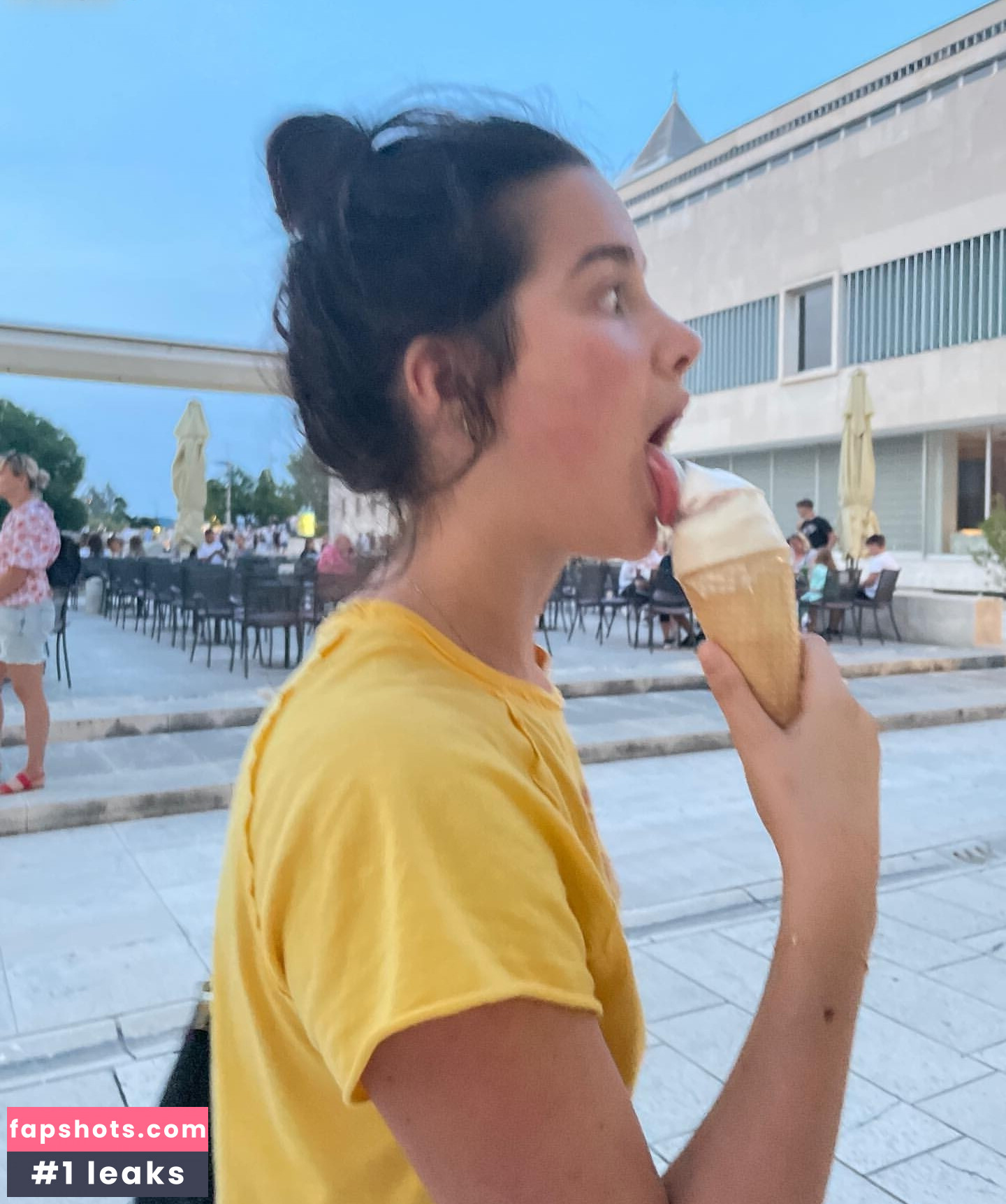 Jules LeBlanc gallery photo #2