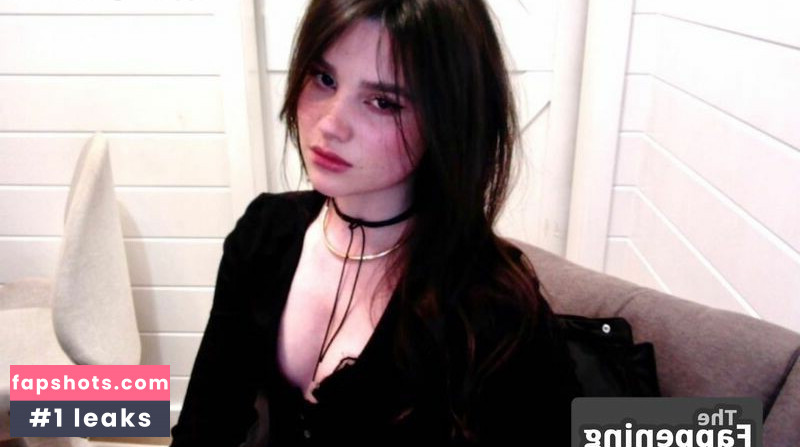 Jules LeBlanc gallery photo #24