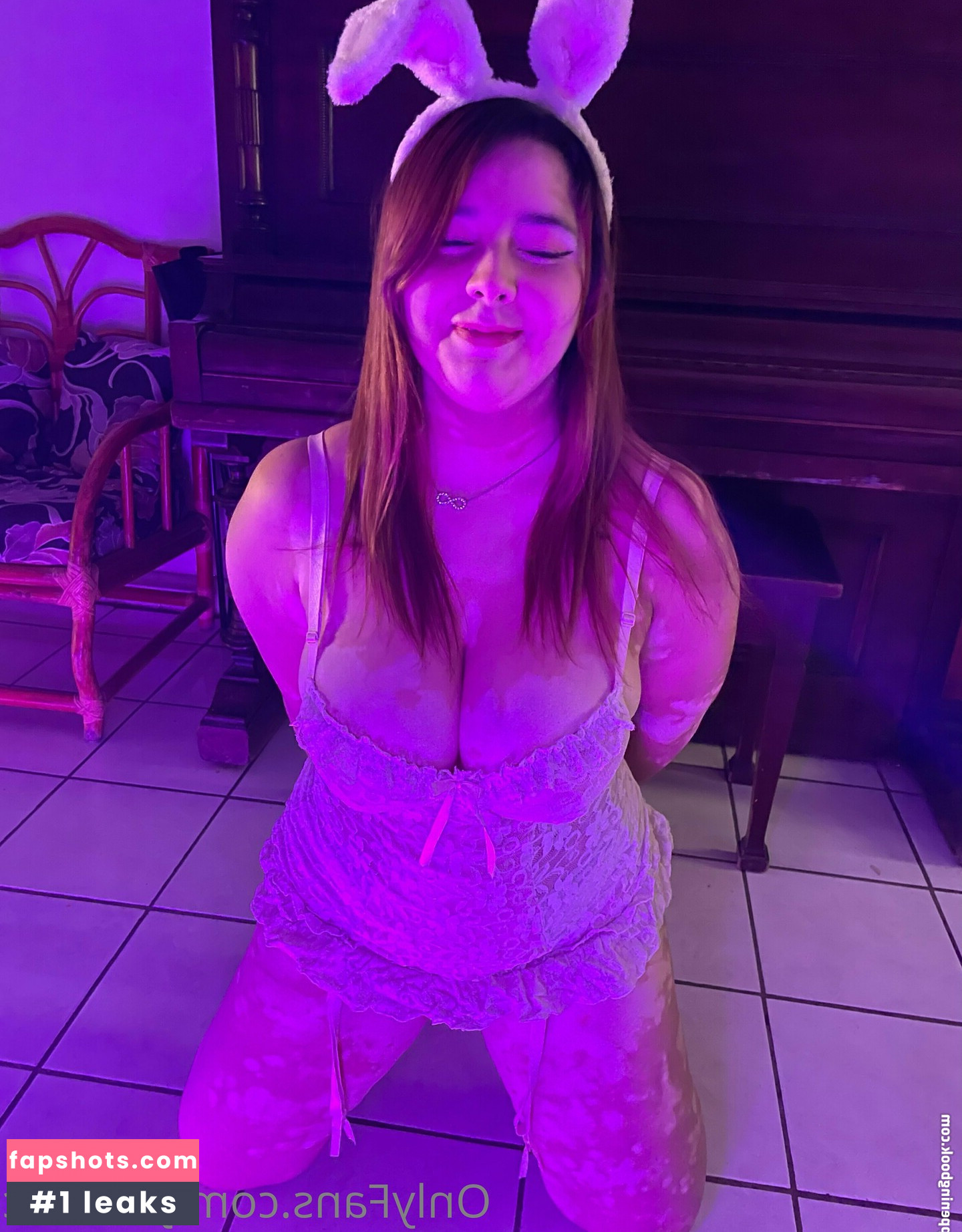 jules.zlc gallery photo #4