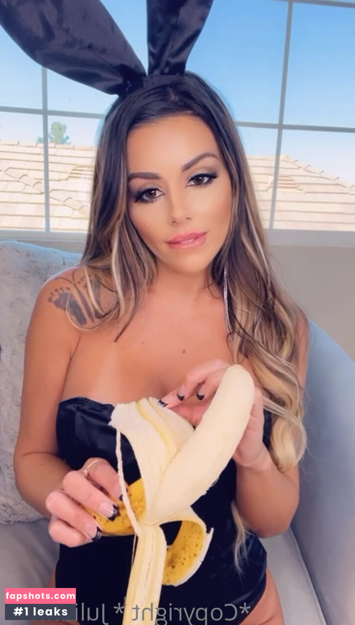 Juli Annee gallery photo #188