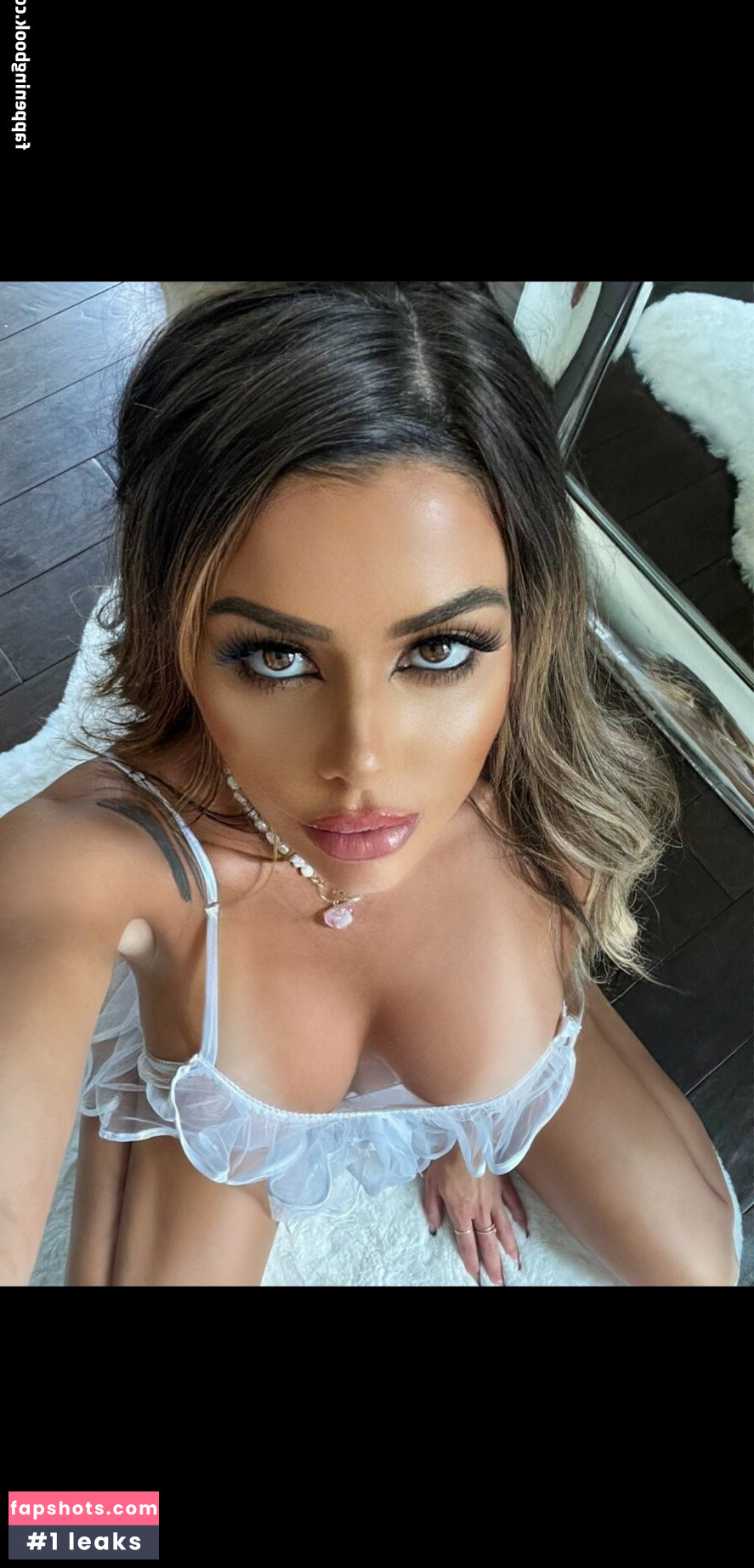 Juli.anneee gallery photo #3