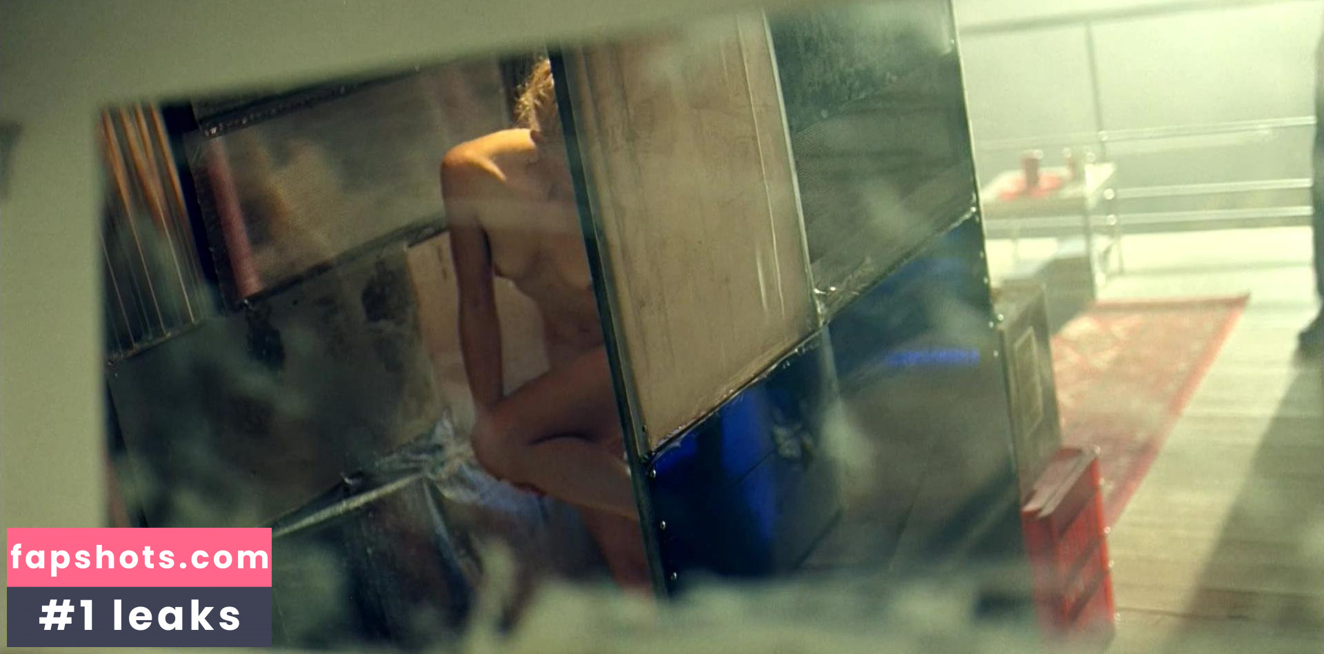 Juli Jakab gallery photo #2