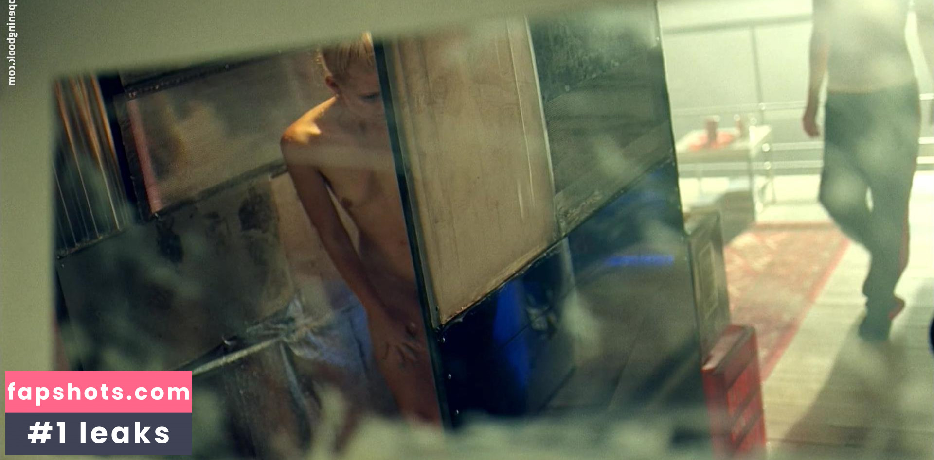 Juli Jakab gallery photo #4