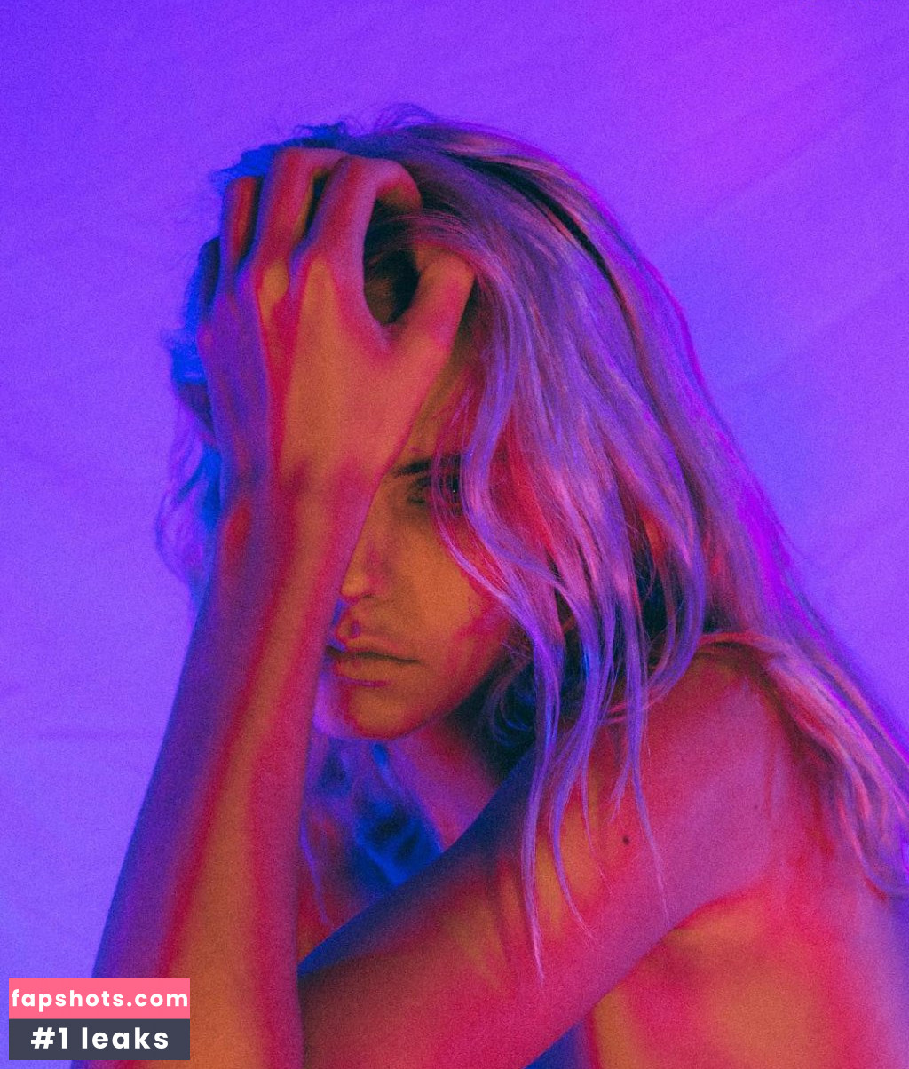 Julia Almendra gallery photo #41