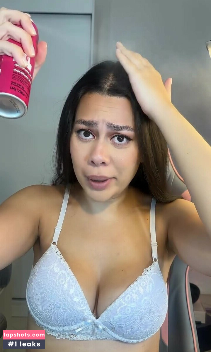 Julia Alvarenga gallery photo #13