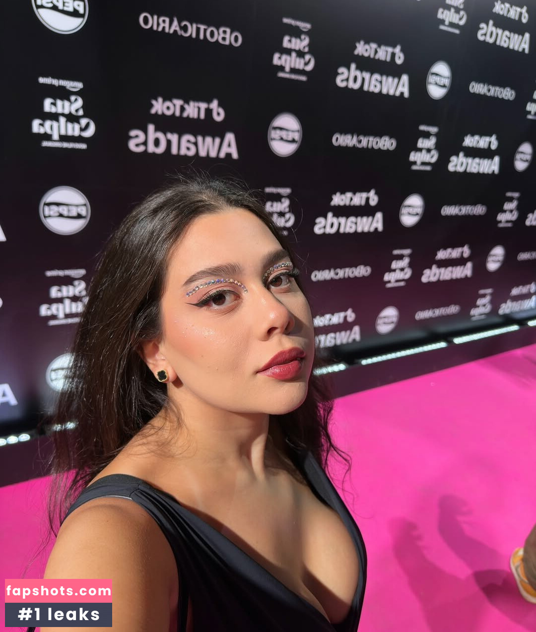 Julia Alvarenga gallery photo #29