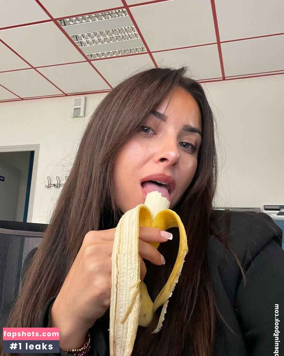 julia.amareno gallery photo #19