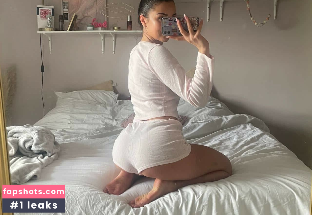 julia.amareno gallery photo #7