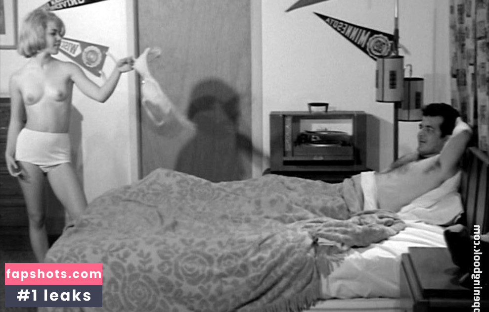 Julia Ames gallery photo #4