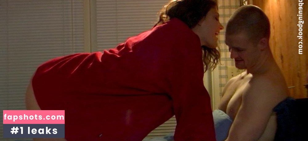 Julia Benson gallery photo #19