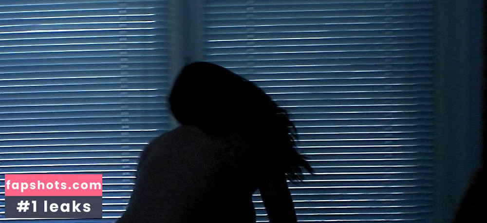 Julia Benson gallery photo #24