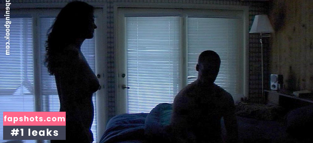 Julia Benson gallery photo #25