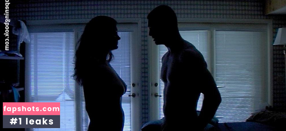 Julia Benson gallery photo #26